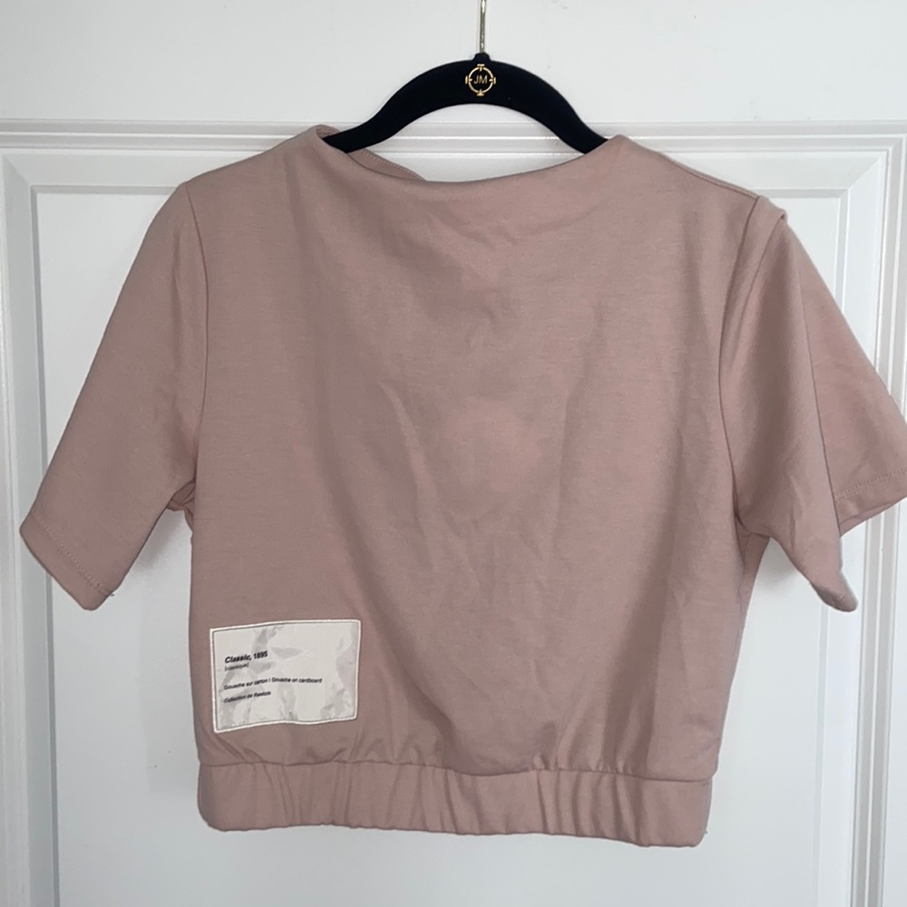 Reebok Classic ES Crop Tee Women’s Creamy Pink Short Sleeve T-Shirt